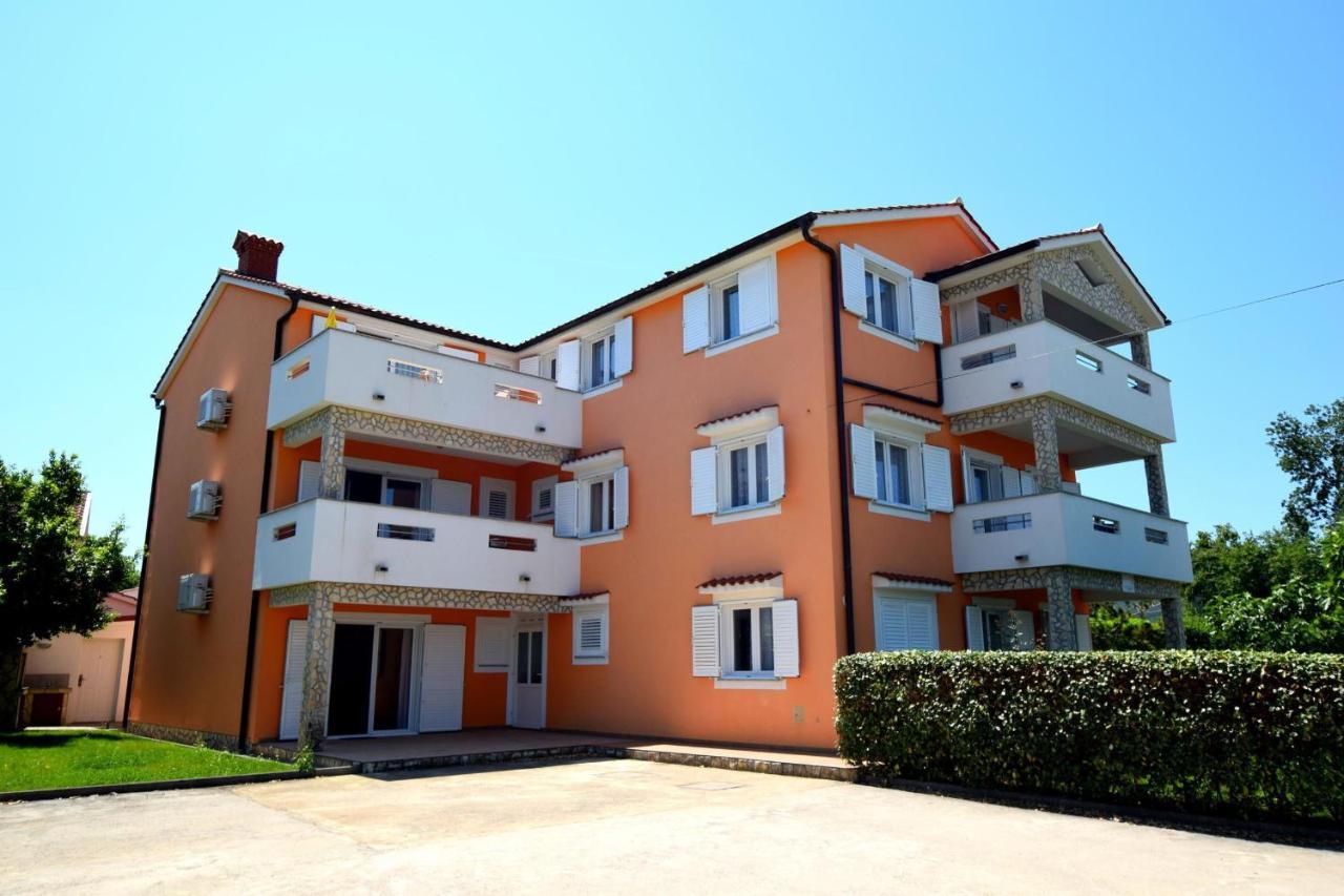 Apartments Gabrijel Malinska Luaran gambar